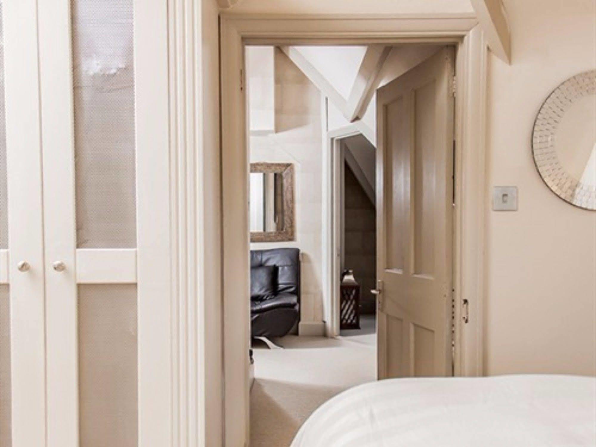 คอร์ท เฮาส์ แมเนอร์ ลักชัวรี บีแอนด์บี Bed & Breakfast เพนส์วิค ภายนอก รูปภาพ