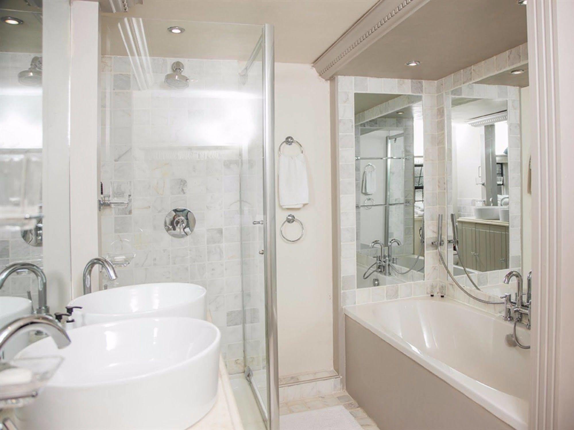 คอร์ท เฮาส์ แมเนอร์ ลักชัวรี บีแอนด์บี Bed & Breakfast เพนส์วิค ภายนอก รูปภาพ