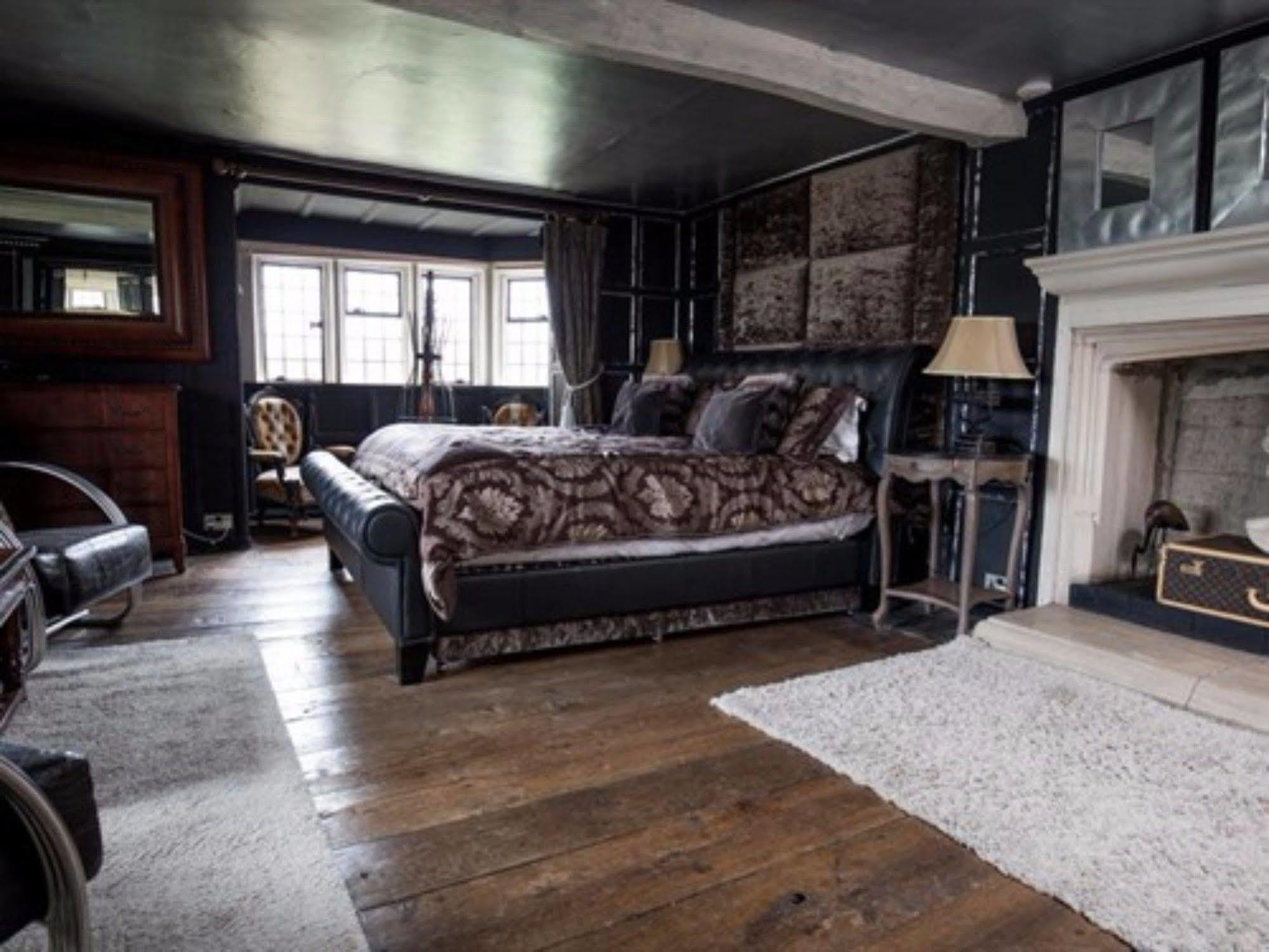 คอร์ท เฮาส์ แมเนอร์ ลักชัวรี บีแอนด์บี Bed & Breakfast เพนส์วิค ภายนอก รูปภาพ