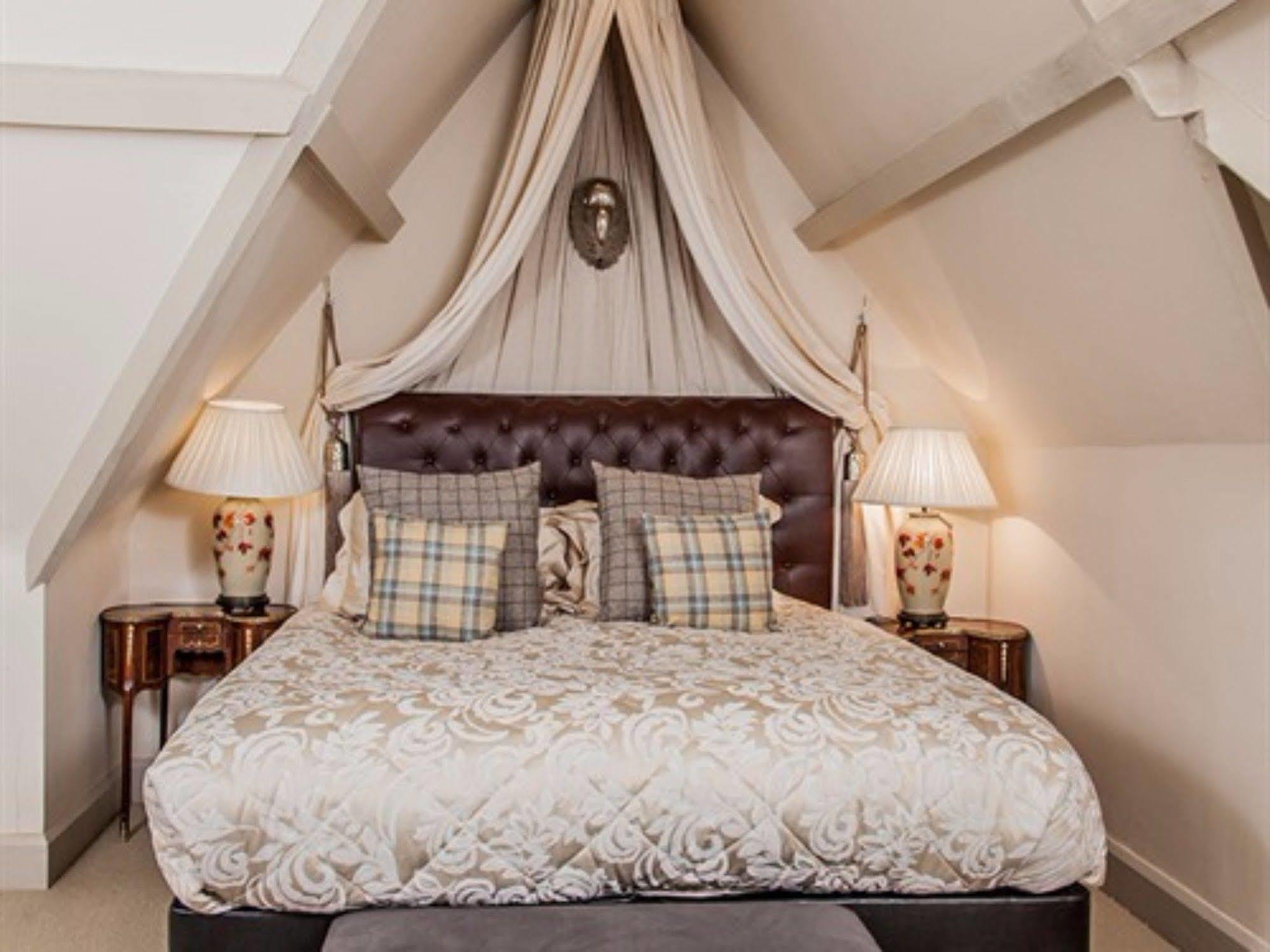 คอร์ท เฮาส์ แมเนอร์ ลักชัวรี บีแอนด์บี Bed & Breakfast เพนส์วิค ภายนอก รูปภาพ